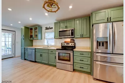 50 Chestnut St, Edison, NJ 08817 - Photo 7