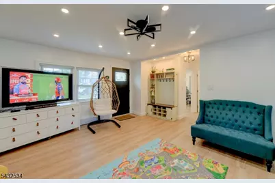 50 Chestnut St, Edison, NJ 08817 - Photo 3