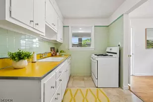 26 Rutgers Pl, Bloomfield, NJ 07003 - Photo 9