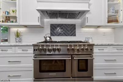 100 Center St, Clinton, NJ 08809 - Photo 13