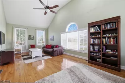 1 Beehive Ln, Raritan Township, NJ 08822 - Photo 15