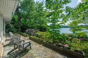 174 Pines Lake Dr E, Wayne, NJ 07470 - Photo 17