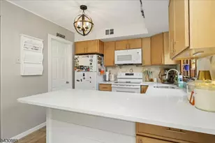 204 Dakota Dr, Andover Township, NJ 07848 - Photo 9