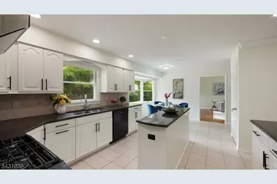 9 Starlite Ct, Westfield, NJ 07090 - Photo 7