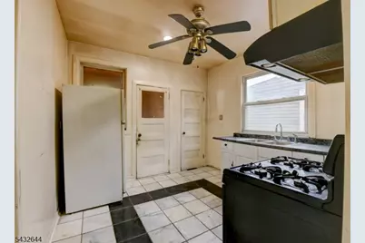 249 4th St, Newark, NJ 07107 - Photo 37