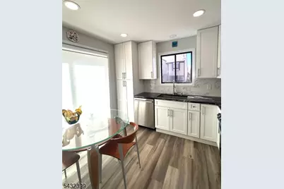 119 Wimbledon Sq, Washington Township, NJ 07840 - Photo 5