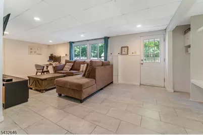 129 Chestnut St, Bridgewater, NJ 08807 - Photo 17