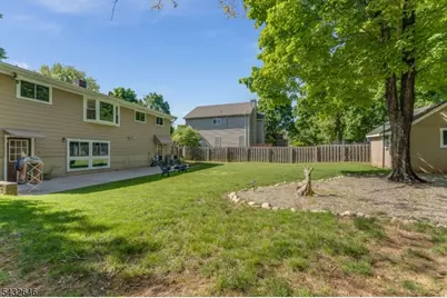 129 Chestnut St, Bridgewater, NJ 08807 - Photo 25