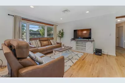 129 Chestnut St, Bridgewater, NJ 08807 - Photo 3