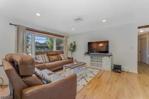 129 Chestnut St, Bridgewater, NJ 08807 - Photo 3