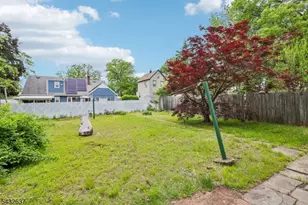 326 Thompson Ave, Roselle, NJ 07203 - Photo 29