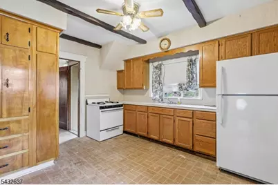 326 Thompson Ave, Roselle, NJ 07203 - Photo 9