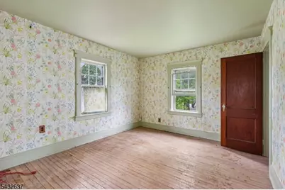 326 Thompson Ave, Roselle, NJ 07203 - Photo 15