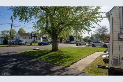 55 W Iselin Pkwy, Woodbridge Township, NJ 08830 - Photo 13