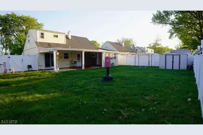 55 W Iselin Pkwy, Woodbridge Township, NJ 08830 - Photo 1