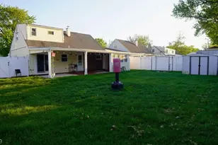 55 W Iselin Pkwy, Woodbridge Township, NJ 08830 - Photo 1