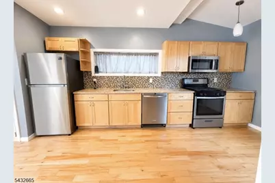 1086 18th Ave, Newark, NJ 07106 - Photo 9