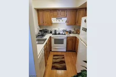 13 Ray Ct, Bedminster Township, NJ 07921 - Photo 5