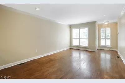 8 Hopkinson Ct Ondo, Bernards Township, NJ 07920 - Photo 5