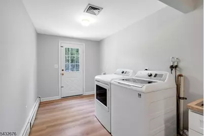 98 Vassar Dr, Paramus, NJ 07652 - Photo 29