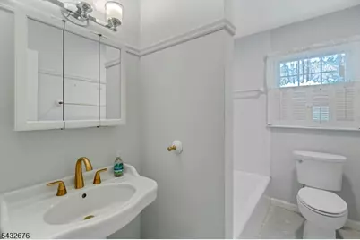 98 Vassar Dr, Paramus, NJ 07652 - Photo 11