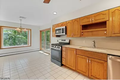 98 Vassar Dr, Paramus, NJ 07652 - Photo 7
