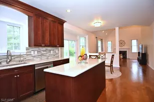 22 Muirhead Ct, Montgomery Township, NJ 08502 - Photo 9