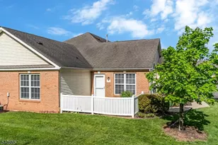44 Chandler Ct, Hillsborough Township, NJ 08844 - Photo 3