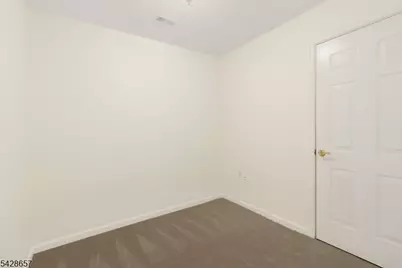44 Chandler Ct, Hillsborough Township, NJ 08844 - Photo 21