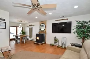 27 Grandview Ave, Jefferson Township, NJ 07460 - Photo 11