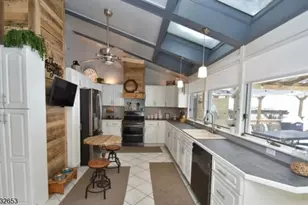 27 Grandview Ave, Jefferson Township, NJ 07460 - Photo 9