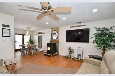 27 Grandview Ave, Jefferson Township, NJ 07460 - Photo 9