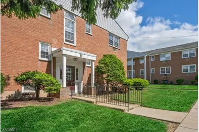 565 Grove St Unit E #10, Clifton, NJ 07013 - Photo 3