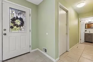 40 Woodland Dr, Woodland Park, NJ 07424 - Photo 3