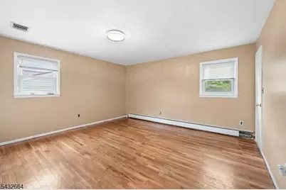 2313 Halsey St, Union Township, NJ 07083 - Photo 15