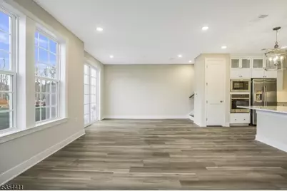 102 Honeysuckle Ln, Warren Township, NJ 07059 - Photo 15