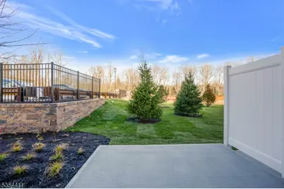 102 Honeysuckle Ln, Warren Township, NJ 07059 - Photo 17