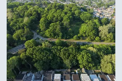 82 Tiffany Blvd, Newark, NJ 07104 - Photo 13