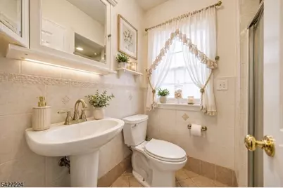 188 Kerrigan Blvd, Newark, NJ 07106 - Photo 9