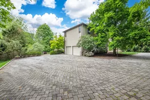 104 Shrewsbury Dr, Livingston, NJ 07039 - Photo 43