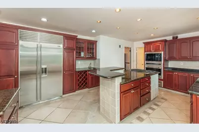 104 Shrewsbury Dr, Livingston, NJ 07039 - Photo 15
