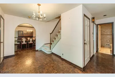 104 Shrewsbury Dr, Livingston, NJ 07039 - Photo 5