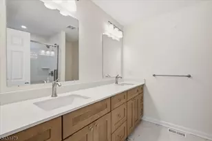 13 Encampment Dr, Bedminster Township, NJ 07921 - Photo 19