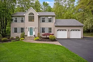 4 Pembrook Ct, Liberty Township, NJ 07838 - Photo 1