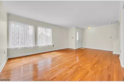 39 Balsam Ct, Hillsborough Township, NJ 08844 - Photo 5