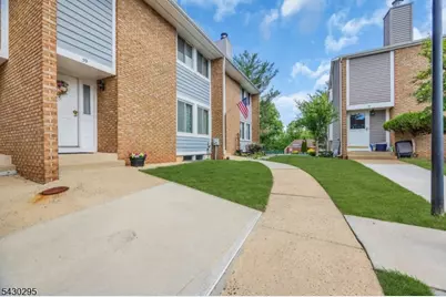 39 Balsam Ct, Hillsborough Township, NJ 08844 - Photo 3