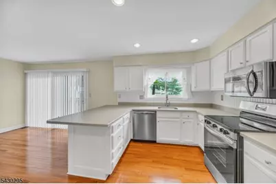 39 Balsam Ct, Hillsborough Township, NJ 08844 - Photo 13