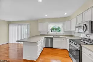 39 Balsam Ct, Hillsborough Township, NJ 08844 - Photo 13