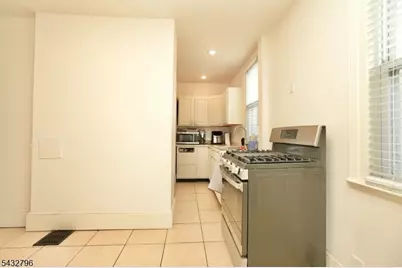 566 Highland Ave, Newark, NJ 07104 - Photo 19