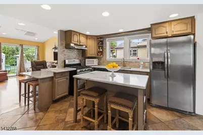 72 Forest Ave, Hawthorne, NJ 07506 - Photo 3